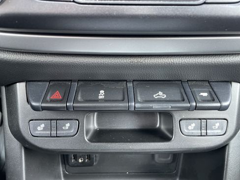 Used 2022 Chevrolet Colorado LT w/ Luxury Package AWD/4WD image 33