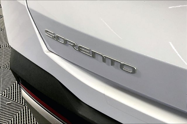 Certified 2026 Kia Sorento S FWD image 23