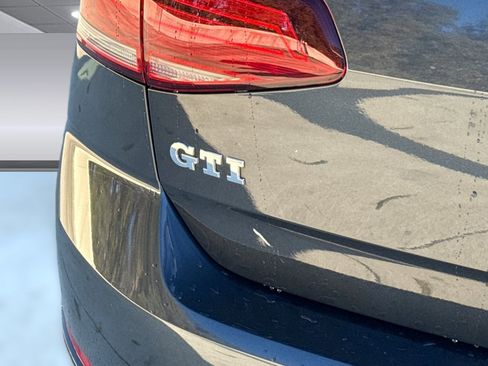 Used 2018 Volkswagen GTI SE w/ SE Leather Package image 12