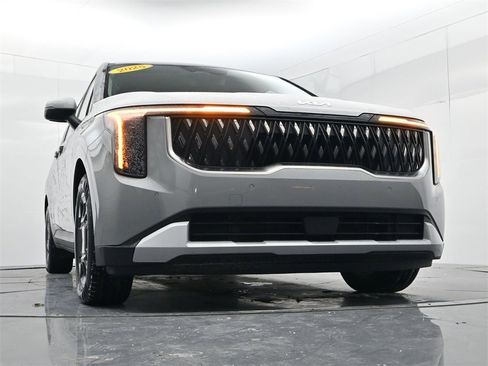 Certified 2025 Kia Carnival EX image 36