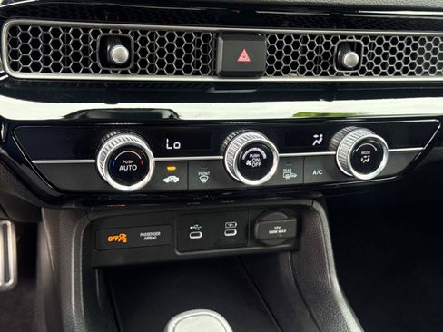 Certified 2025 Honda Civic Sport image 9
