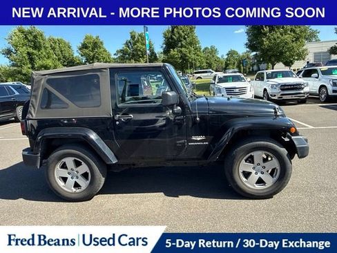 Used 2007 Jeep Wrangler Sahara w/ Dual Top Group AWD/4WD image 16