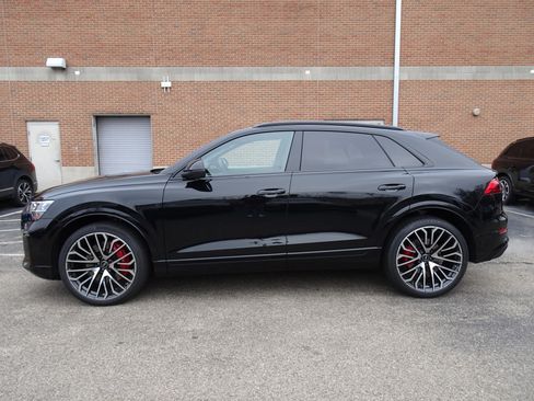 New 2026 Audi SQ8 Prestige image 2