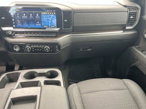 Used 2022 Chevrolet Silverado 1500 LT AWD/4WD image 8