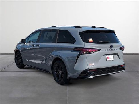 Used 2025 Toyota Sienna XSE image 30