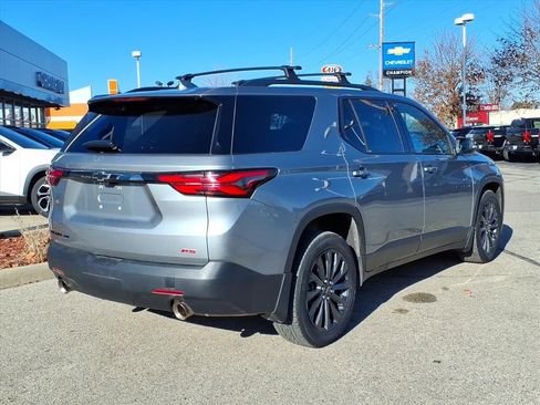 Used 2023 Chevrolet Traverse RS image 7