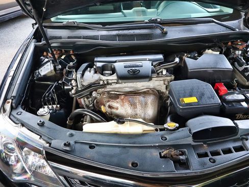 Used 2014 Toyota Camry SE w/ Moonroof Package FWD image 56