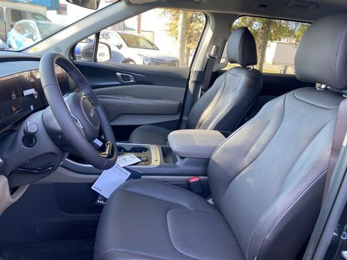 New 2026 Kia Carnival image 11