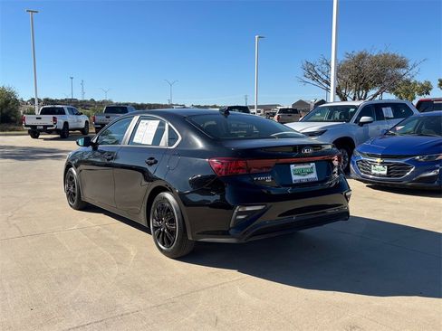 Used 2021 Kia Forte Sedan image 5