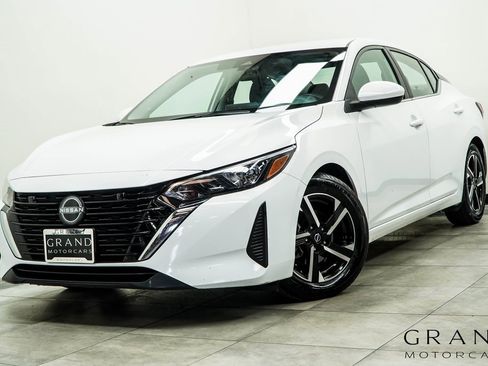 Used 2024 Nissan Sentra SV image 1