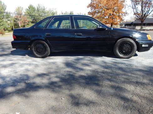 Used 1990 Ford Taurus SHO image 1