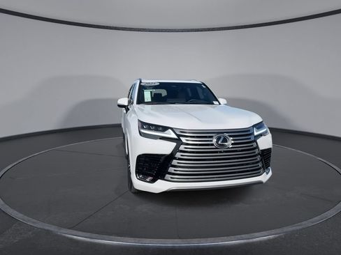 Used 2025 Lexus LX 600 4WD w/ Accessory Package (2T) image 3