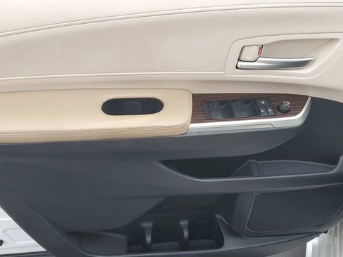 Used 2024 Toyota Sienna LE FWD image 16