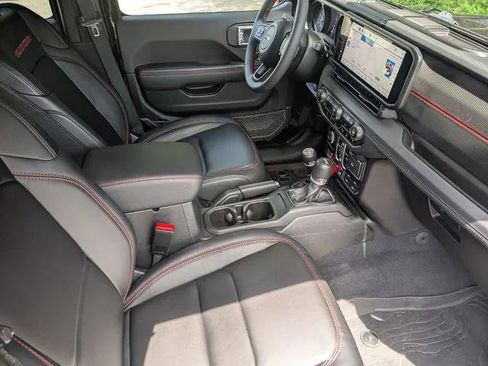 Certified 2024 Jeep Wrangler Unlimited Rubicon image 21