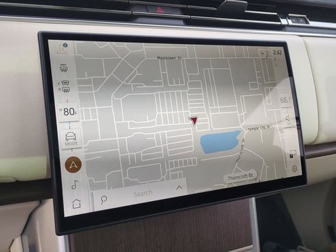 Certified 2024 Land Rover Range Rover SE image 29