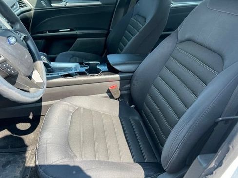 Used 2015 Ford Fusion SE FWD image 16