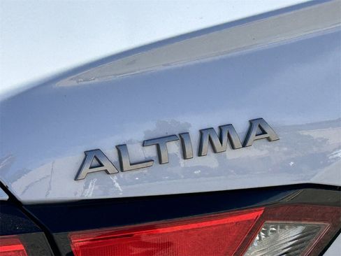 Certified 2023 Nissan Altima 2.5 SR w/ SR Premium Package image 5