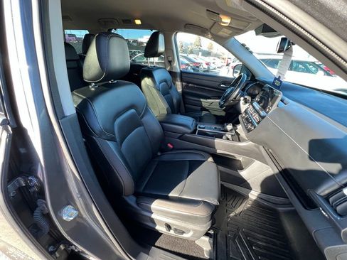 Used 2022 Nissan Pathfinder SL image 30