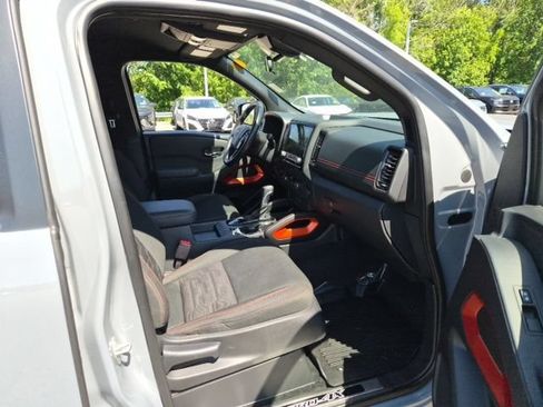 Used 2023 Nissan Frontier PRO-4X w/ Tow Package AWD/4WD image 12