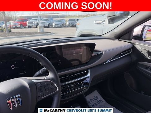 Used 2025 Buick Envista Avenir image 23