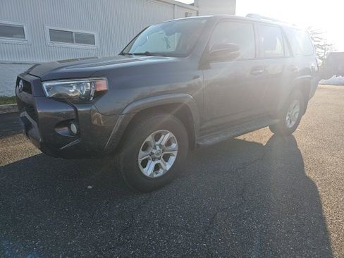 Used 2015 Toyota 4Runner SR5 Premium image 3