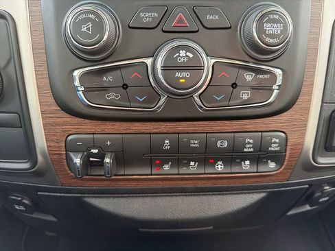 Used 2018 RAM 2500 Laramie image 25