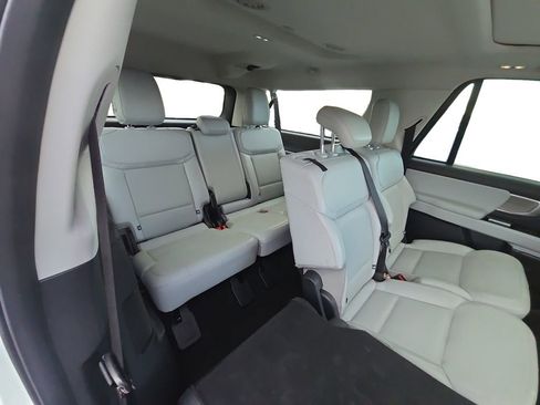 Used 2025 Ford Expedition Max Platinum image 19