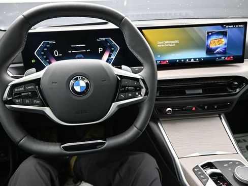 Used 2025 BMW 330i Sedan image 12