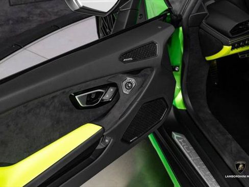 Used 2024 Lamborghini Huracan Sterrato AWD/4WD image 30
