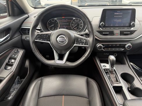 Certified 2022 Nissan Altima 2.5 SR FWD image 16