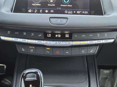 Used 2022 Cadillac XT4 Sport w/ Comfort Package FWD image 19