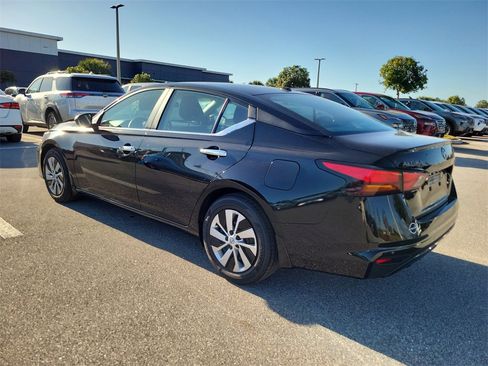 Used 2025 Nissan Altima 2.5 S image 6