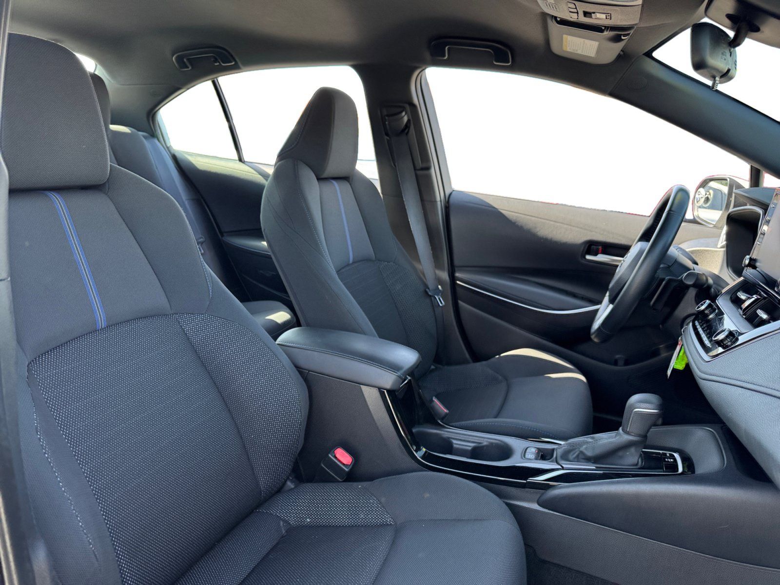 Used 2021 Toyota Corolla SE w/ Carpet Mat Package (TMS) FWD image 15