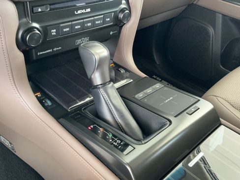 Used 2023 Lexus GX 460 Luxury AWD/4WD image 18