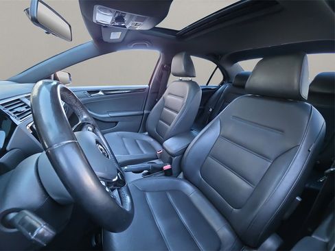 Used 2018 Volkswagen Jetta Sport image 19