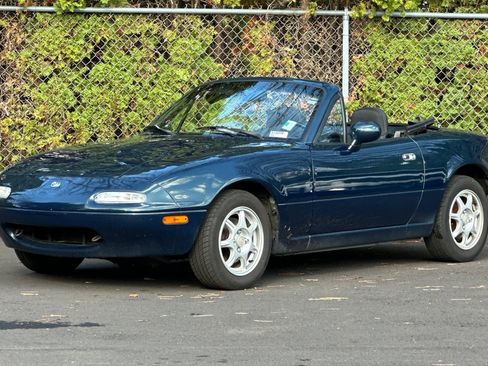 Used 1997 MAZDA MX-5 Miata image 8