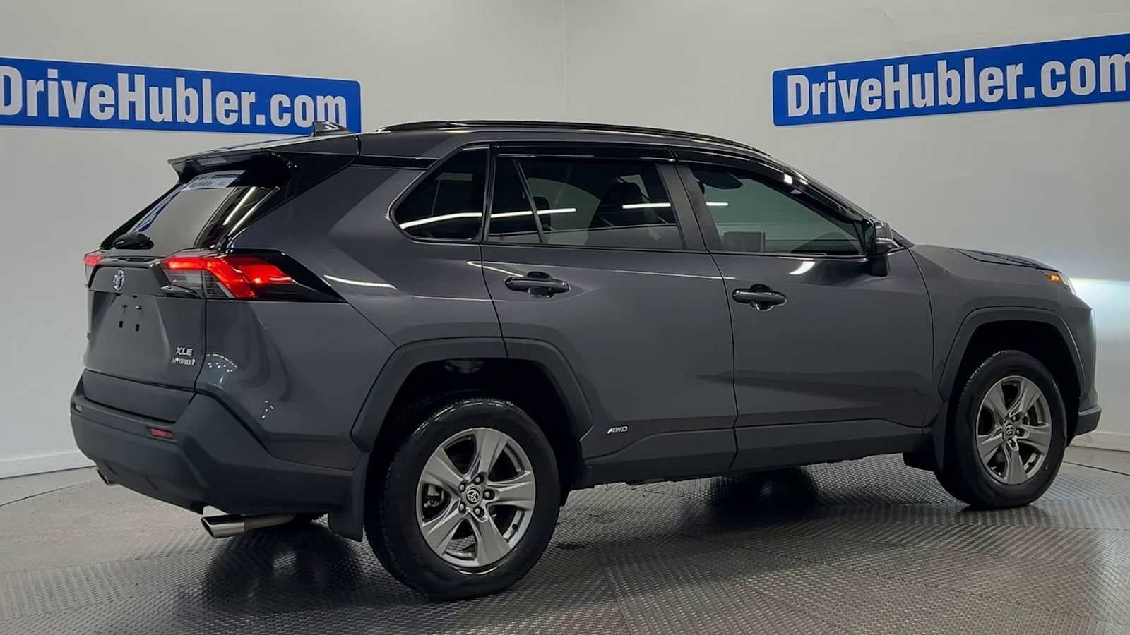 Used 2024 Toyota RAV4 XLE AWD/4WD image 8