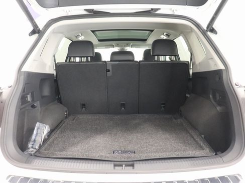 Used 2024 Volkswagen Tiguan SE w/ Panoramic Sunroof Package image 27