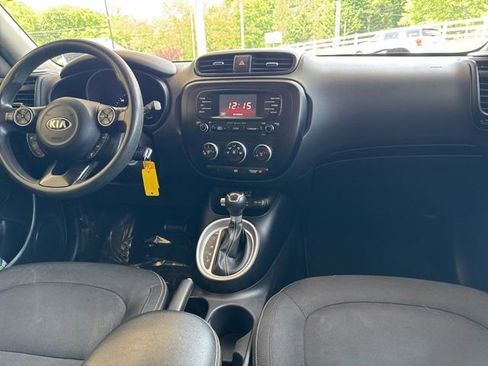 Used 2015 Kia Soul + FWD image 25