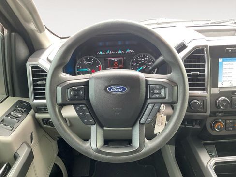 Used 2017 Ford F350 XLT w/ XLT Premium Package AWD/4WD image 12