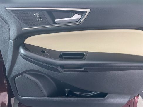 Used 2018 Ford Edge SEL w/ Equipment Group 201A image 28