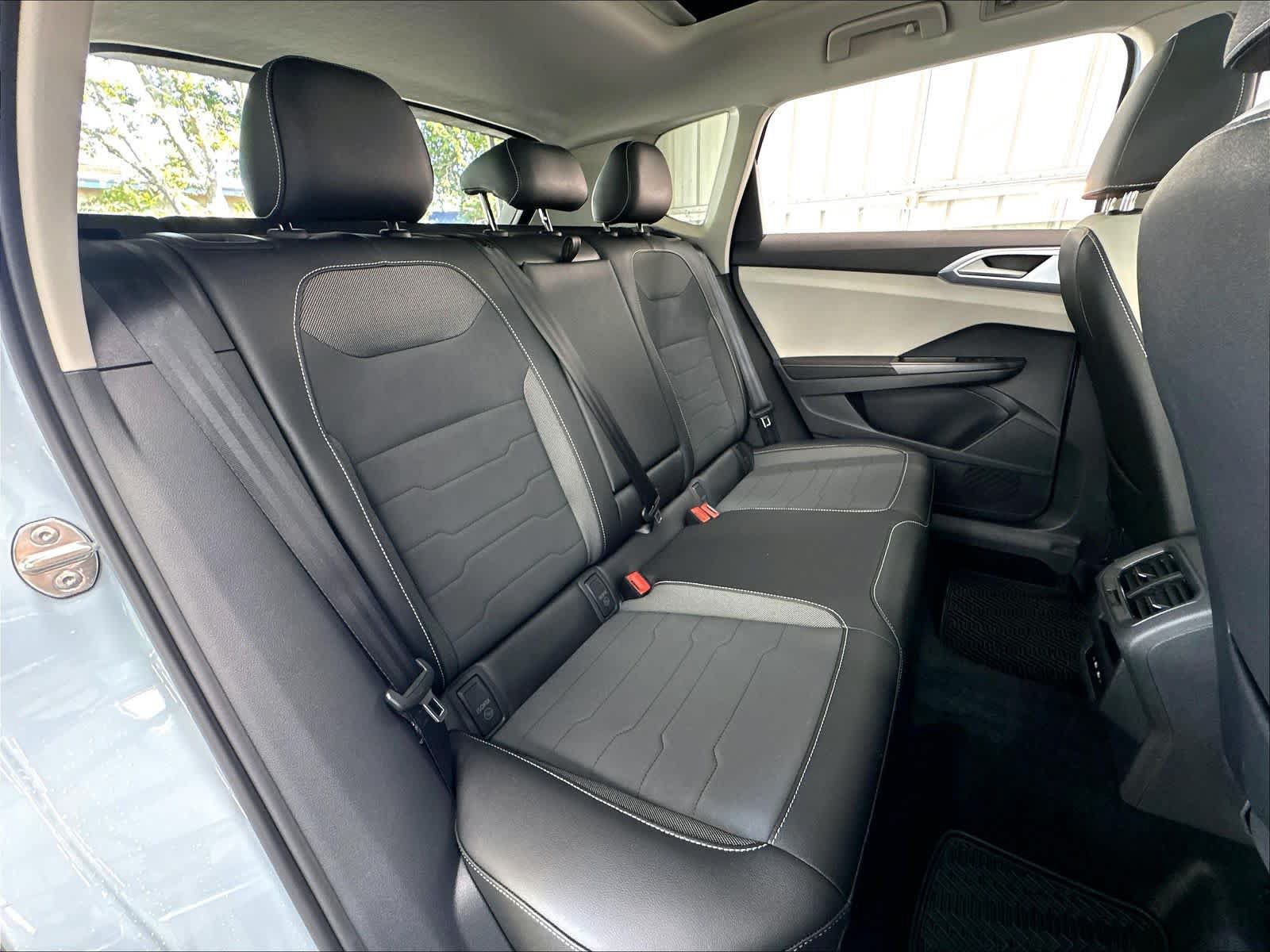 New 2027 Volkswagen Taos SE AWD/4WD image 10