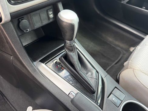 Used 2017 Toyota Corolla LE FWD image 14