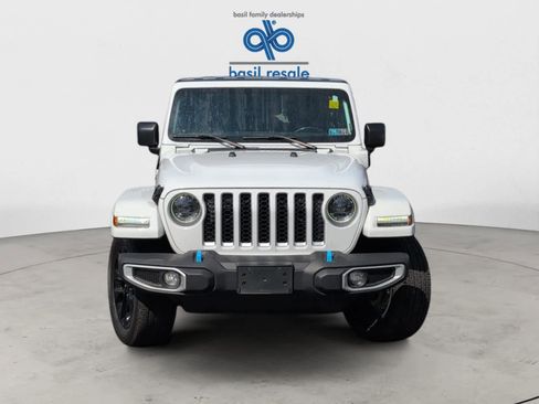 Used 2023 Jeep Wrangler Sahara w/ Cold Weather Group image 11