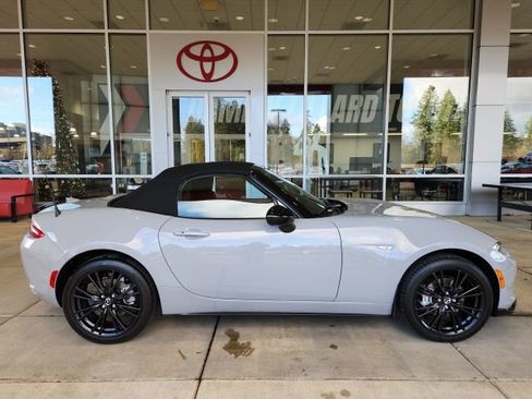 Used 2024 MAZDA MX-5 Miata Club w/ Interior Package image 3