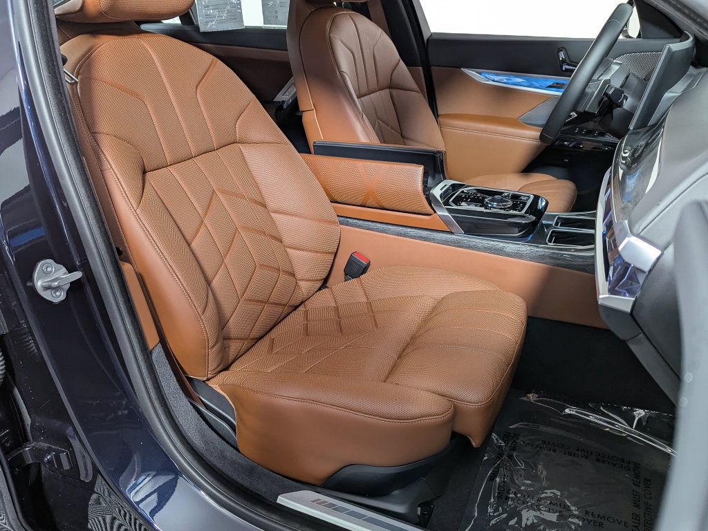Certified 2023 BMW 740i RWD image 30