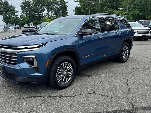 Certified 2025 Chevrolet Traverse LT AWD/4WD image 3