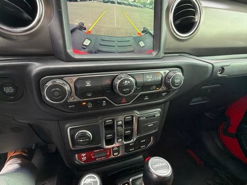 Used 2021 Jeep Gladiator Rubicon AWD/4WD image 12