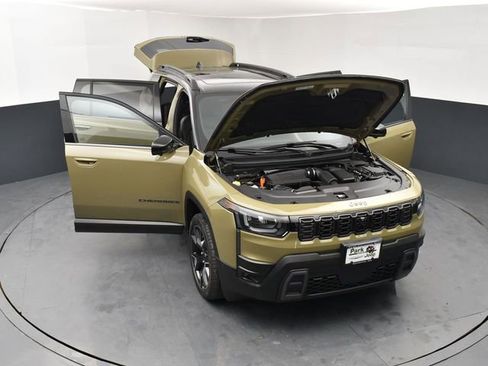 New 2026 Jeep Cherokee Overland w/ Trailer Tow Group AWD/4WD image 25