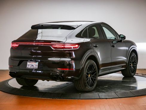 Certified 2023 Porsche Cayenne GTS AWD/4WD image 7